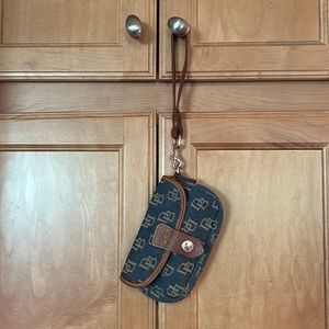 Dooney & Bourke wristlet